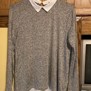 Lightweight knit sweater with white underlay